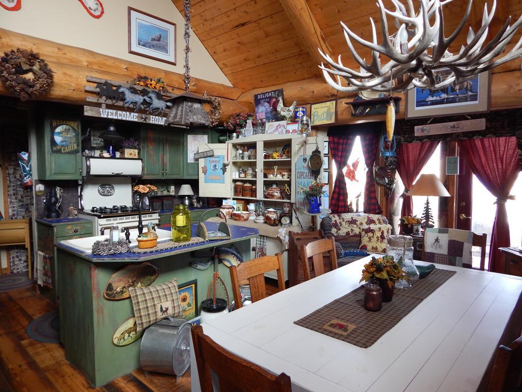 Idle Spurs Log Cabin Bed & Breakfast Black Diamond 외부 사진